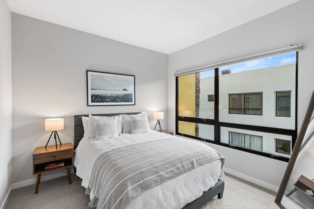 803 Zephyr Dr, Oakland, CA 94607