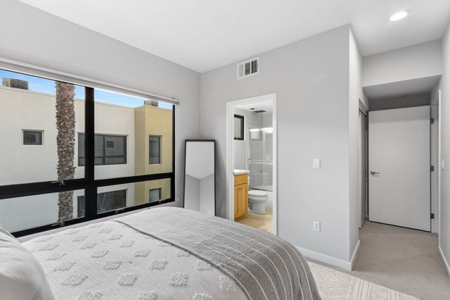 803 Zephyr Dr, Oakland, CA 94607