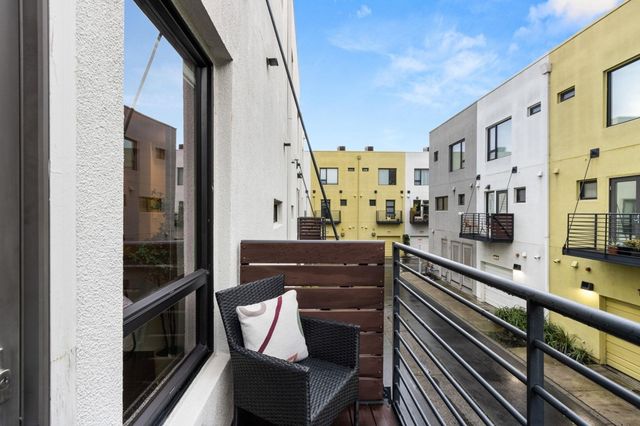 803 Zephyr Dr, Oakland, CA 94607