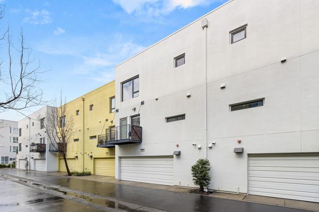 803 Zephyr Dr, Oakland, CA 94607