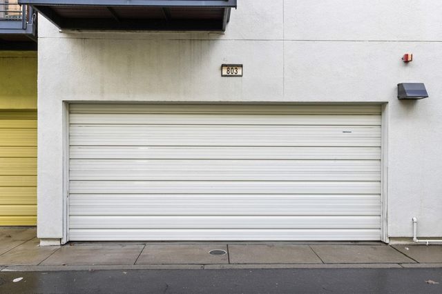 803 Zephyr Dr, Oakland, CA 94607