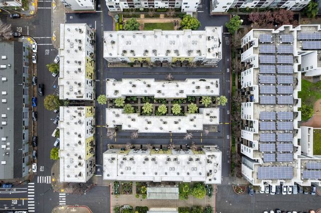 803 Zephyr Dr, Oakland, CA 94607