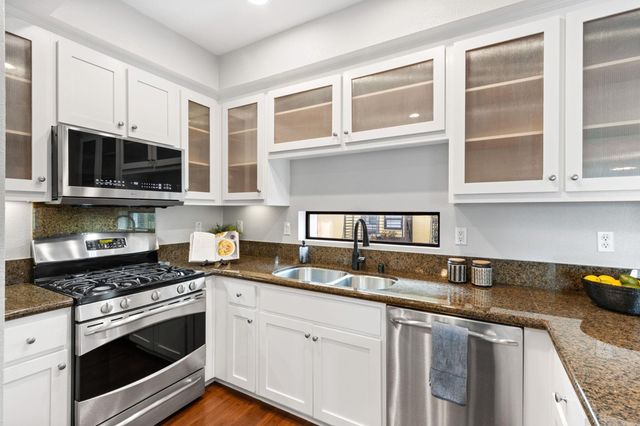 803 Zephyr Dr, Oakland, CA 94607