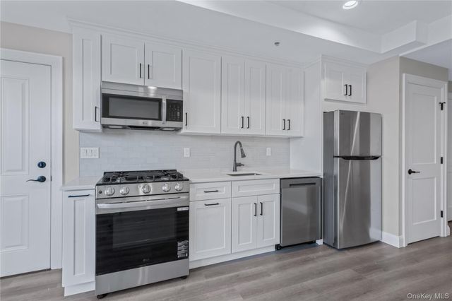 110 School Street 2, Glen Cove, NY 11542