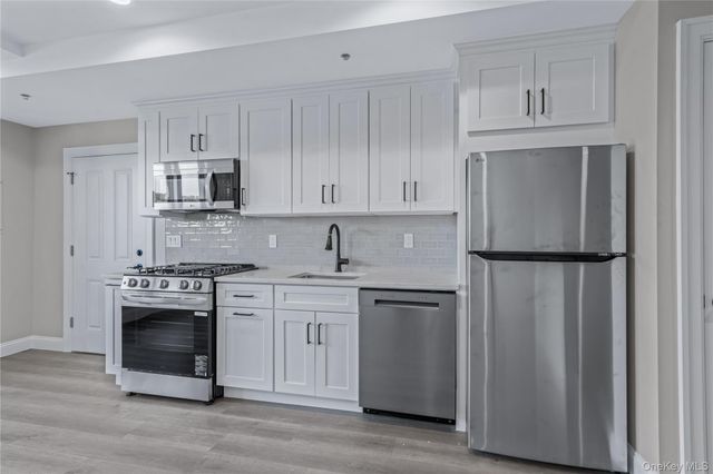 110 School Street 2, Glen Cove, NY 11542