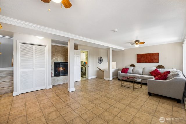 2610 NE 5th Court, Renton, WA 98056