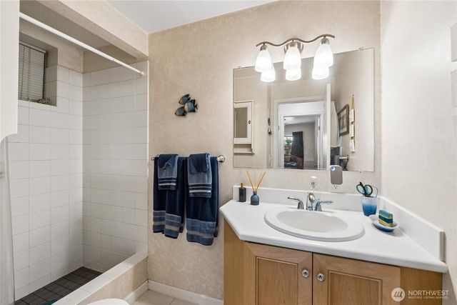 2610 NE 5th Court, Renton, WA 98056