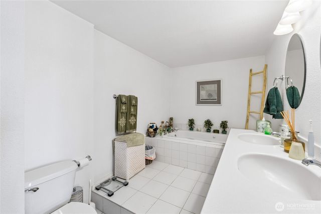 2610 NE 5th Court, Renton, WA 98056