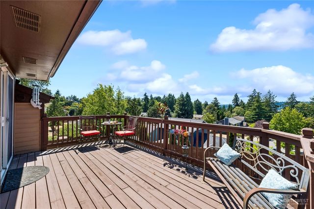 2610 NE 5th Court, Renton, WA 98056