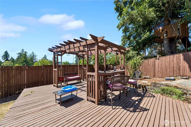 2610 NE 5th Court, Renton, WA 98056
