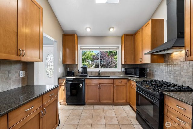 2610 NE 5th Court, Renton, WA 98056