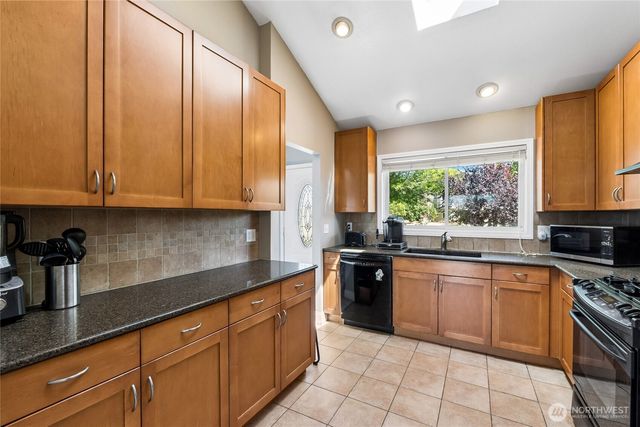 2610 NE 5th Court, Renton, WA 98056