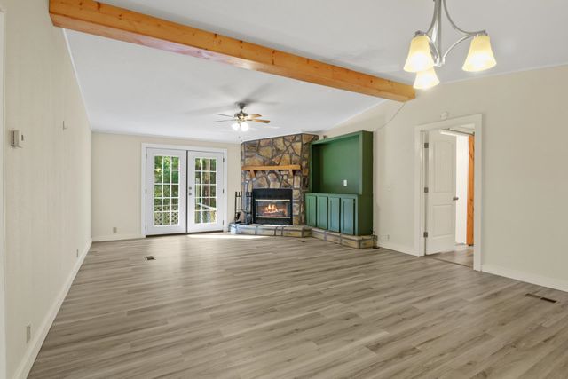 9810 N FM 161, Naples, TX 75568