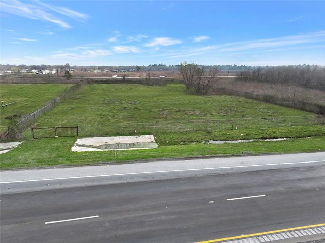 5885 Highway 90, Dayton, TX 77535