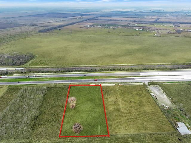 5885 Highway 90, Dayton, TX 77535