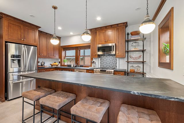 2138 W 109th Street, Chicago, IL 60643