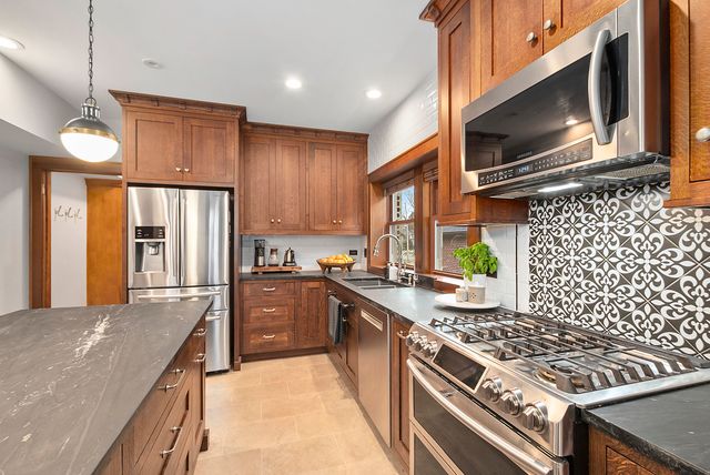 2138 W 109th Street, Chicago, IL 60643