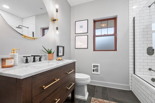 2138 W 109th Street, Chicago, IL 60643