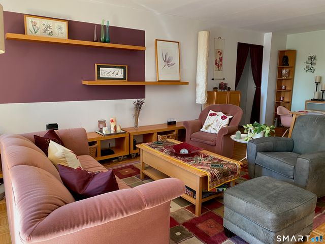 143 Hoyt Street APT 4K, Stamford, CT 06905