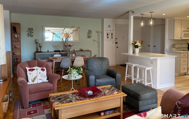 143 Hoyt Street APT 4K, Stamford, CT 06905