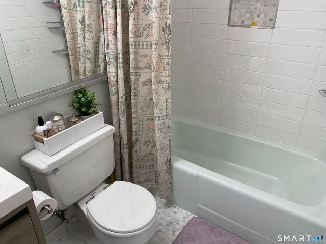 143 Hoyt Street APT 4K, Stamford, CT 06905