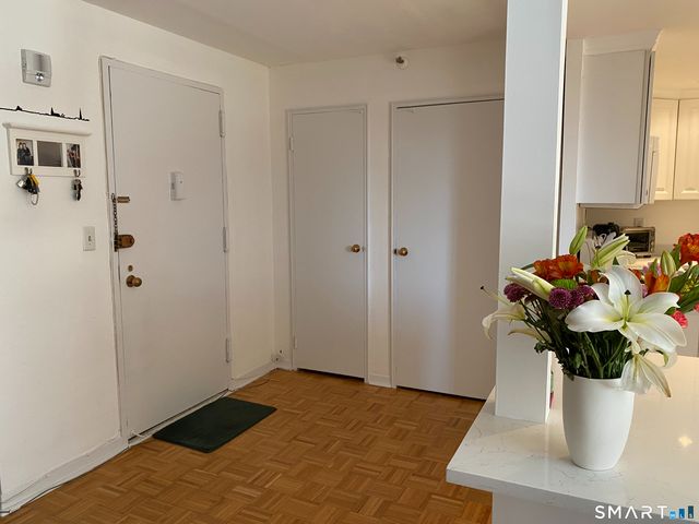 143 Hoyt Street APT 4K, Stamford, CT 06905