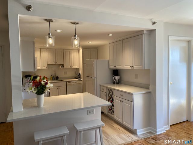 143 Hoyt Street APT 4K, Stamford, CT 06905