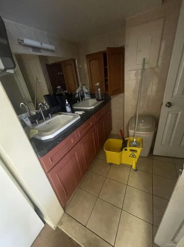 33-70 Prince Street 808, Flushing, NY 11354