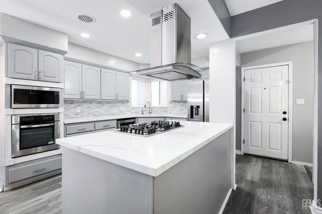 3531 Country Club Drive, Bakersfield, CA 93306