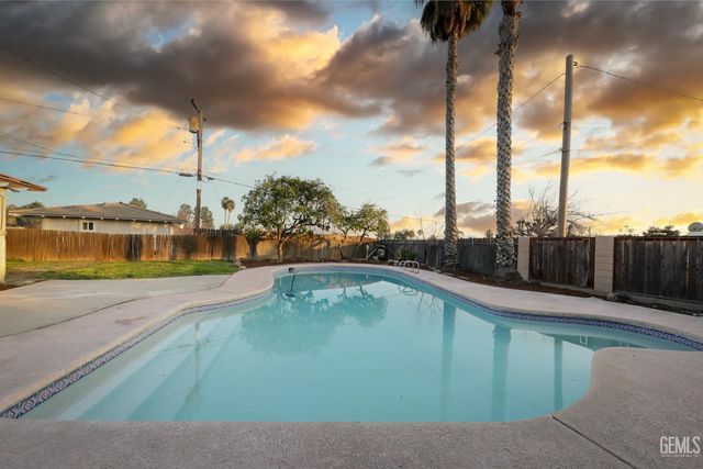 3531 Country Club Drive, Bakersfield, CA 93306