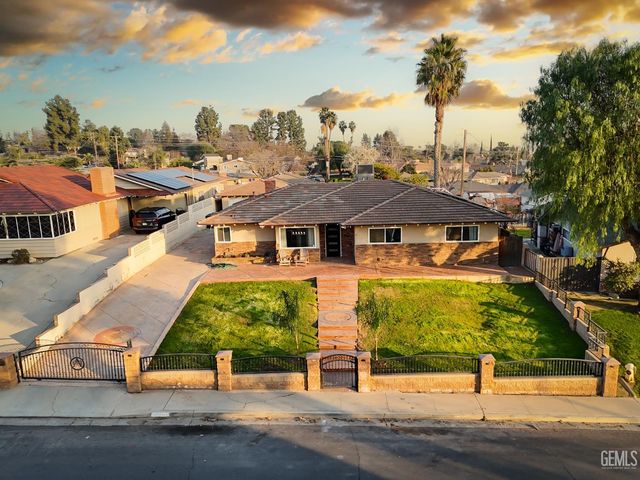 3531 Country Club Drive, Bakersfield, CA 93306