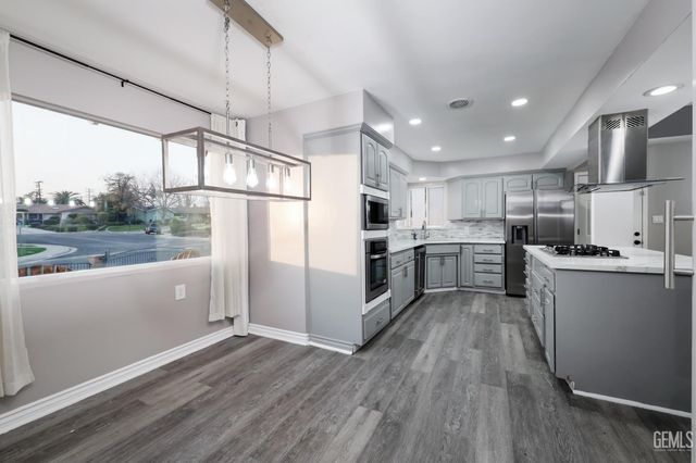 3531 Country Club Drive, Bakersfield, CA 93306