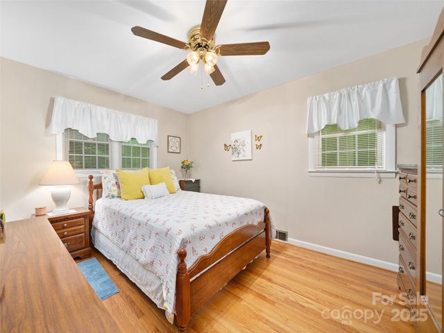 96 W Mountain Road, Spruce Pine, NC 28777