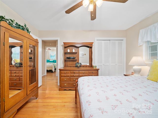 96 W Mountain Road, Spruce Pine, NC 28777