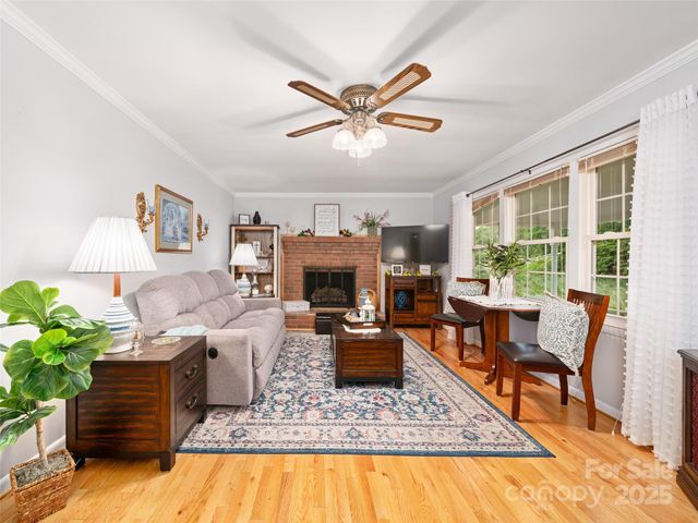 96 W Mountain Road, Spruce Pine, NC 28777