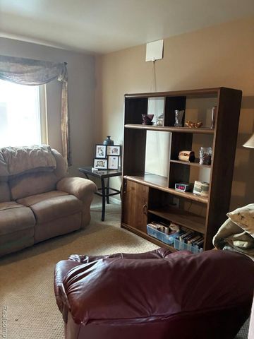20887 Washington, Roseville, MI 48066