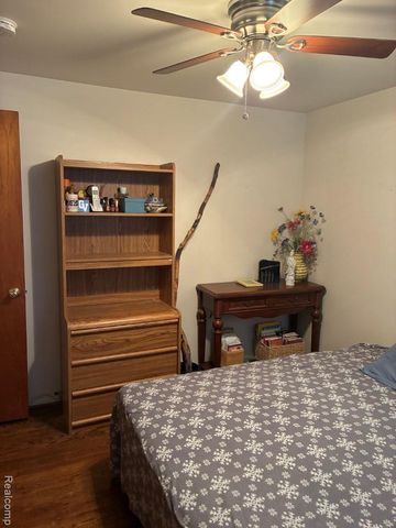 20887 Washington, Roseville, MI 48066