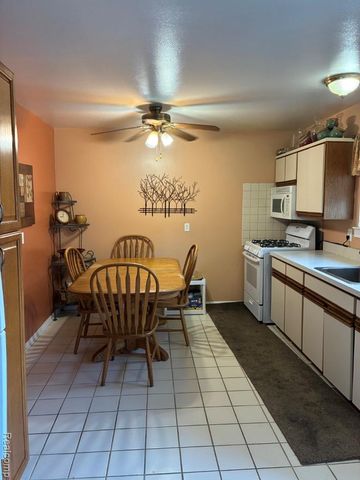 20887 Washington, Roseville, MI 48066