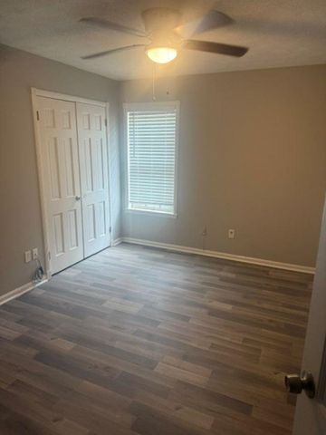 5504 ELMHURST RD, Memphis, TN 38115