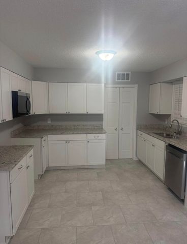 5504 ELMHURST RD, Memphis, TN 38115