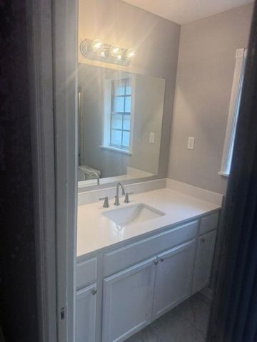 5504 ELMHURST RD, Memphis, TN 38115