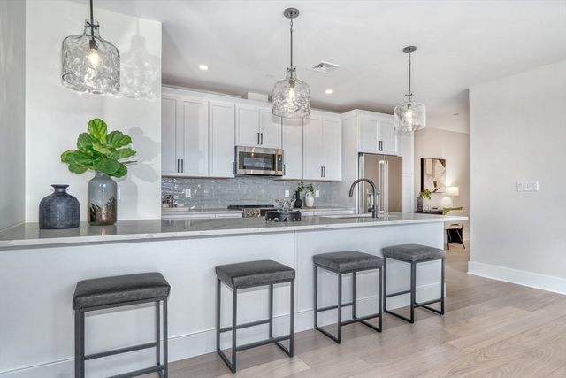 62 Foundry St 412, Wakefield, MA 01880