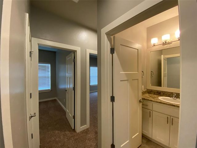 809 Lakeview Drive, Moore, OK 73160