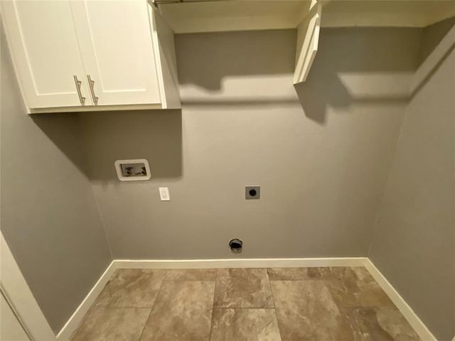 809 Lakeview Drive, Moore, OK 73160