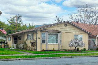 306 NE D Street, Grants Pass, OR 97526