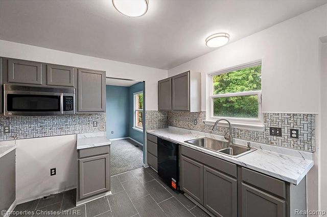 32916 Kelly Boulevard, Brownstown, MI 48173