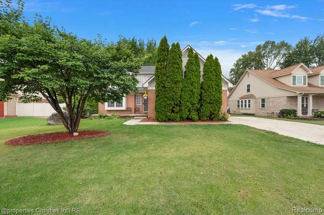 32916 Kelly Boulevard, Brownstown, MI 48173