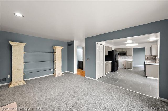32916 Kelly Boulevard, Brownstown, MI 48173