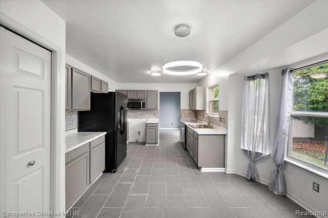32916 Kelly Boulevard, Brownstown, MI 48173