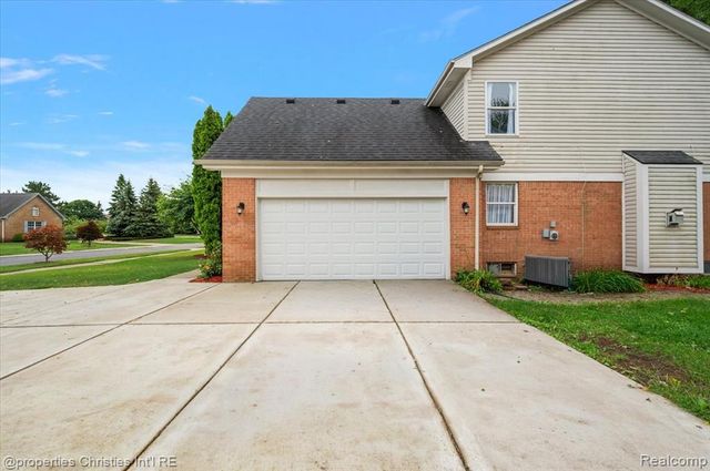 32916 Kelly Boulevard, Brownstown, MI 48173
